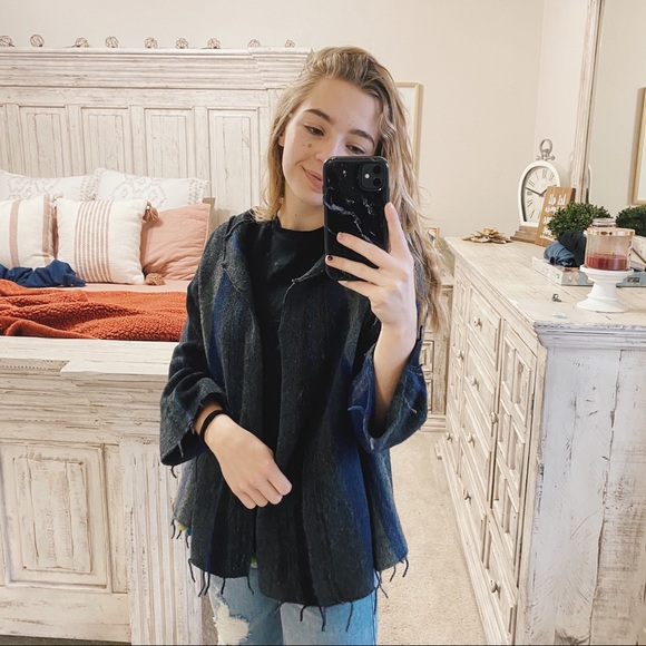 Free People Sweaters - FREE PEOPLE BOHO RUG CARDIGAN LARGE